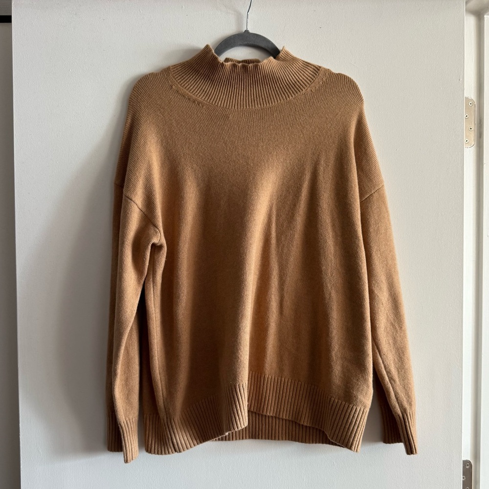 NWOT Banana Republic Camel Knit Pullover